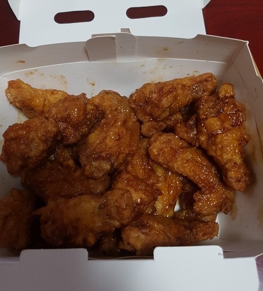 윙스타 골드킹 먹으면서 느끼는 점.. :: 웃긴대학 요리 윙스타 골드킹 먹으면서 느끼는 점..