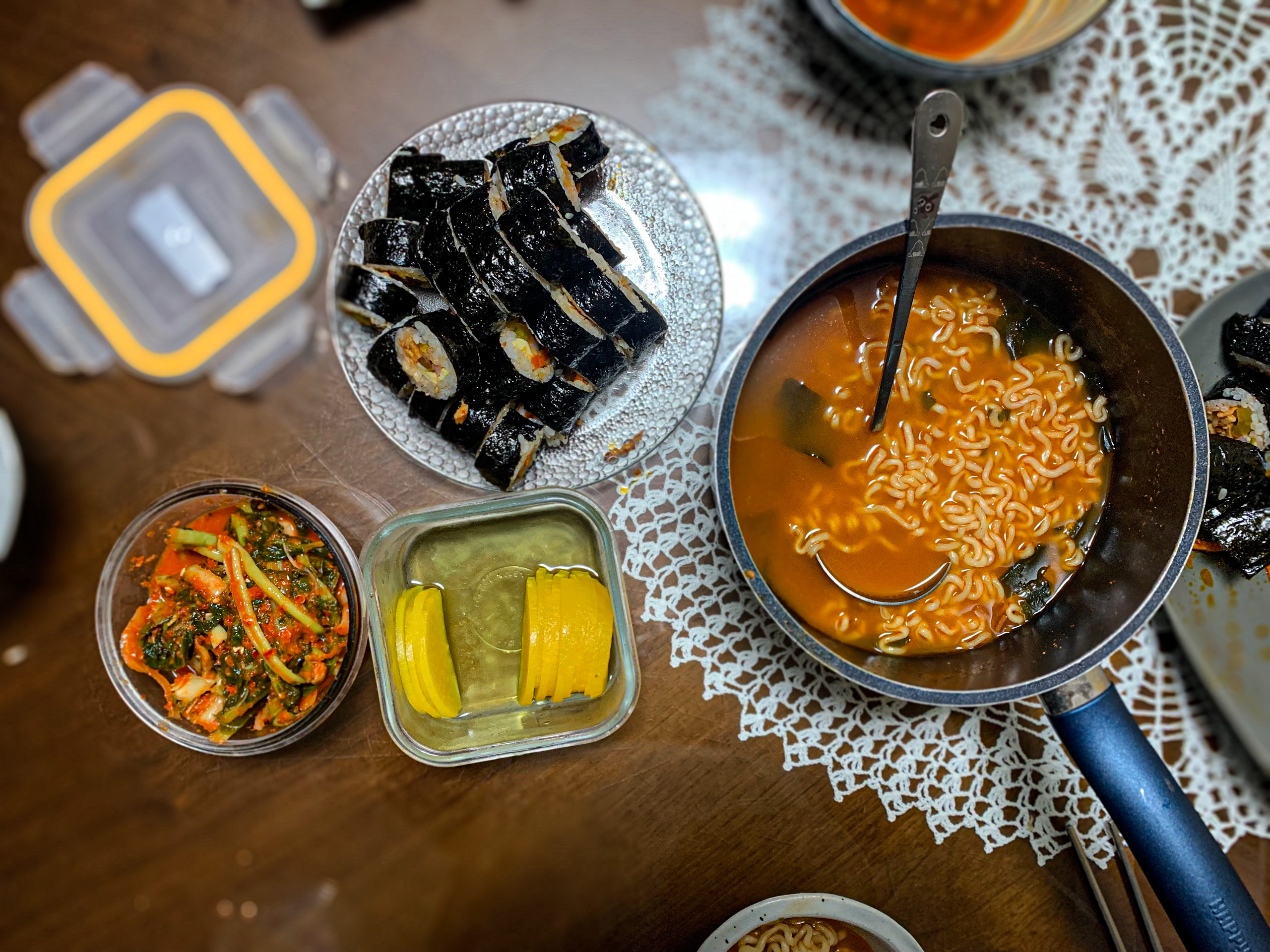 너구리라면+김밥 :: 웃긴대학 요리 너구리라면+김밥