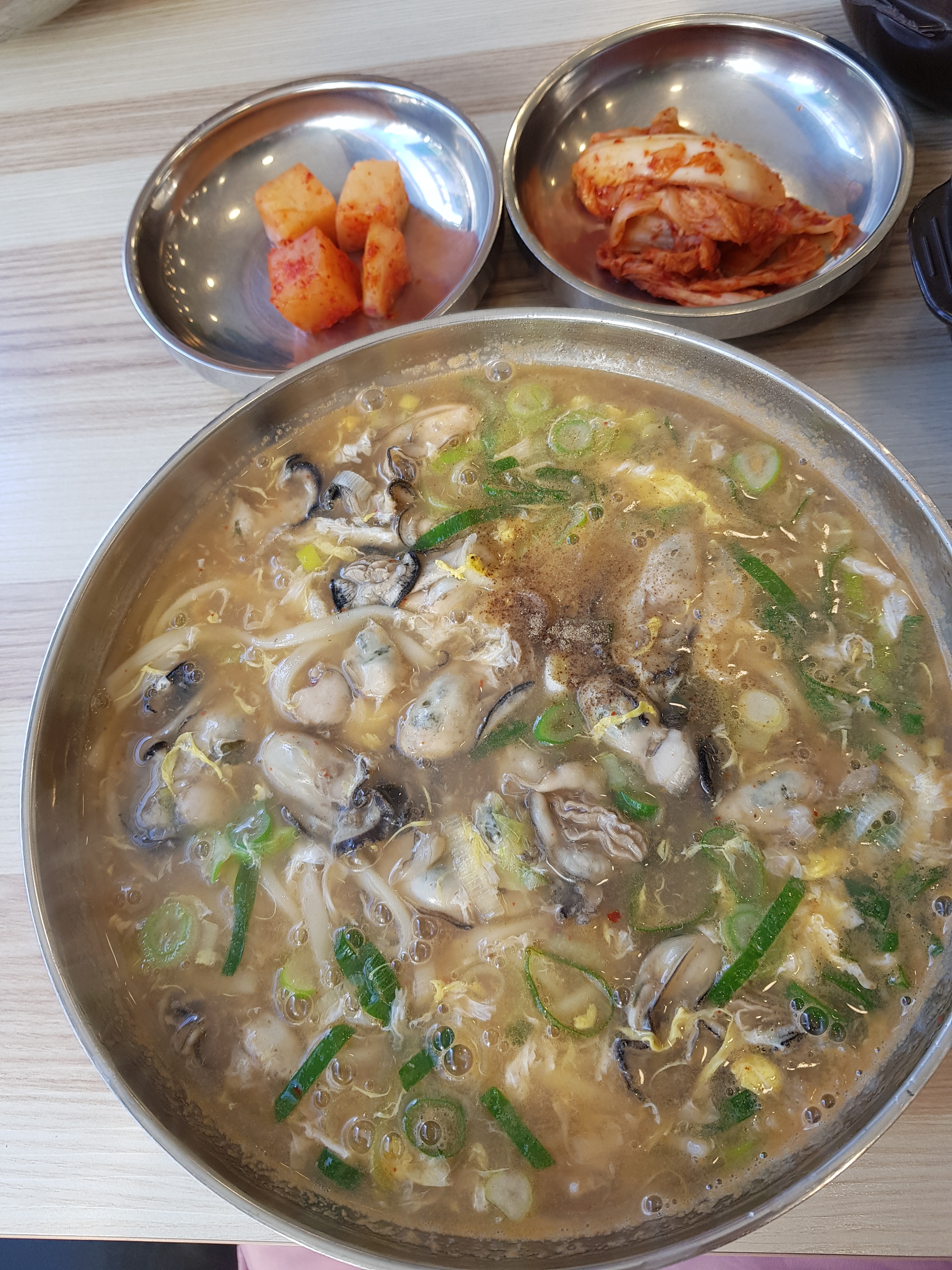 추울땐 굴칼국수 :: 웃긴대학 요리 추울땐 굴칼국수