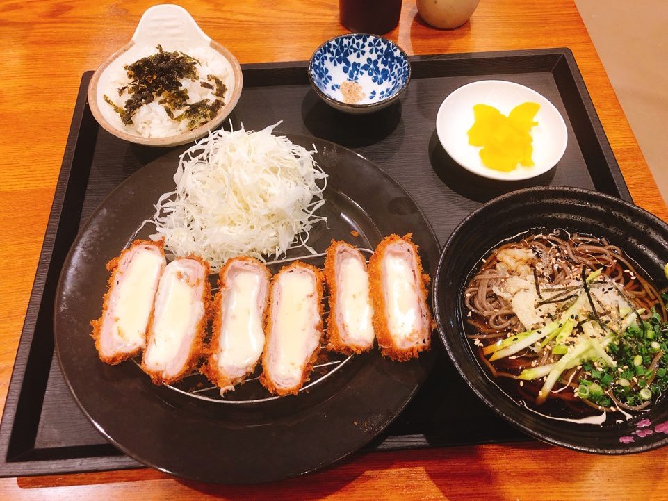 오늘은 모노뮈스 추천을 받아 치돈을 먹엇슴니다
