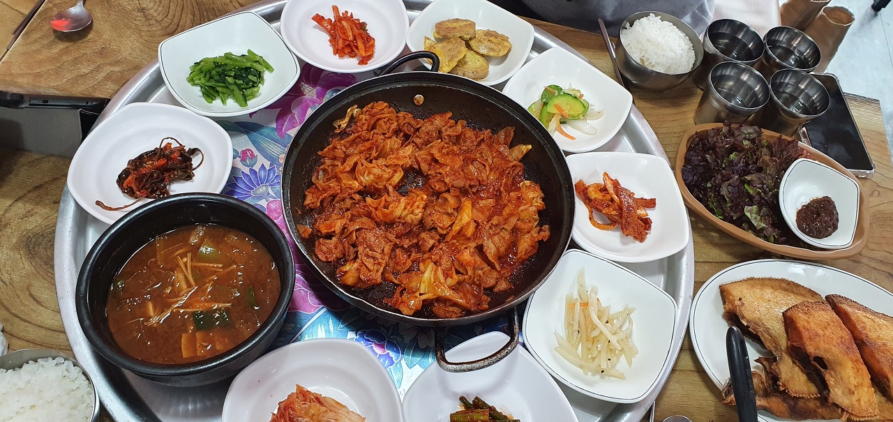 회사 근처 기사식당 있음 좋겠다