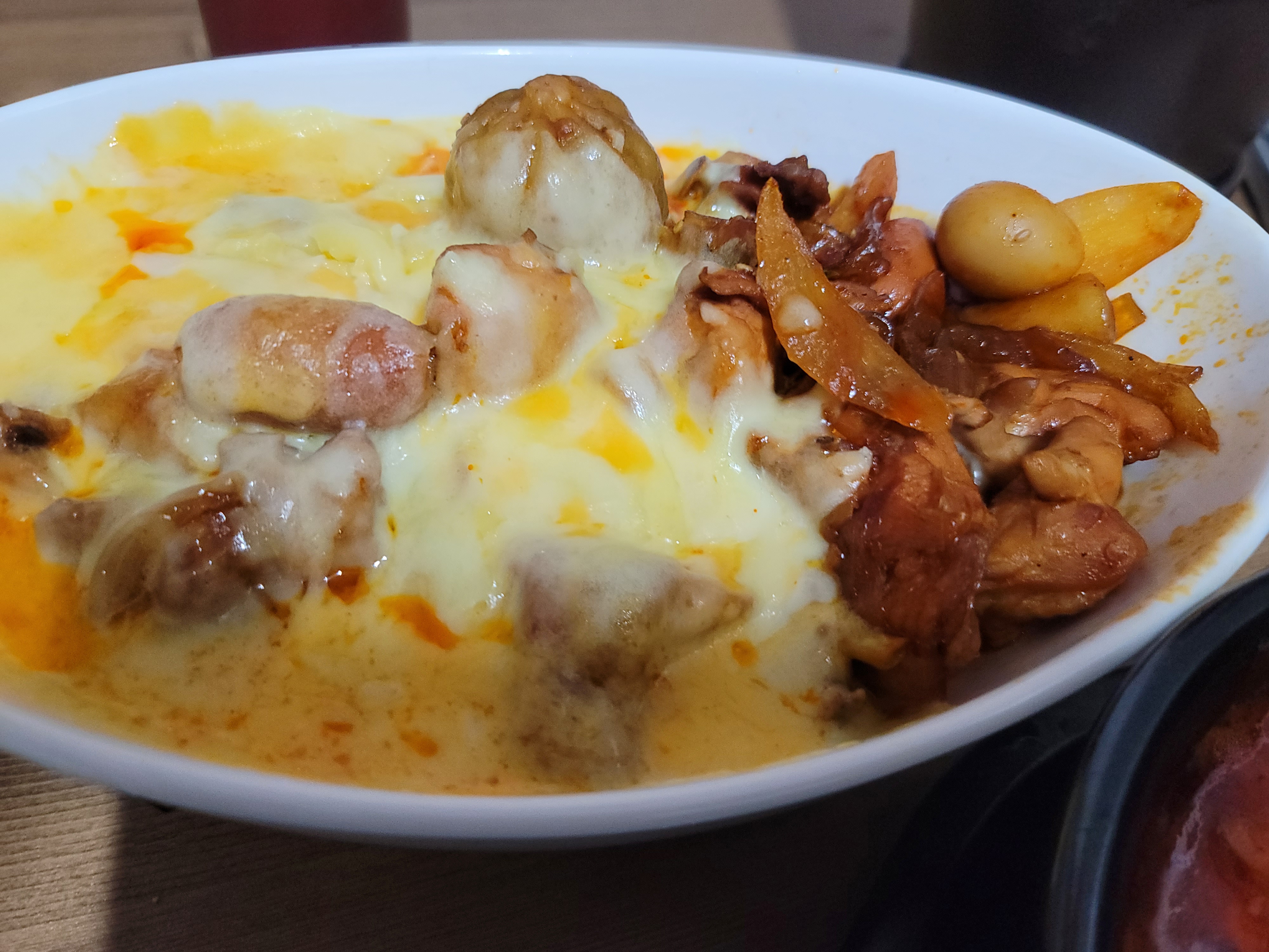 은 치즈찜닥과 김지찌개