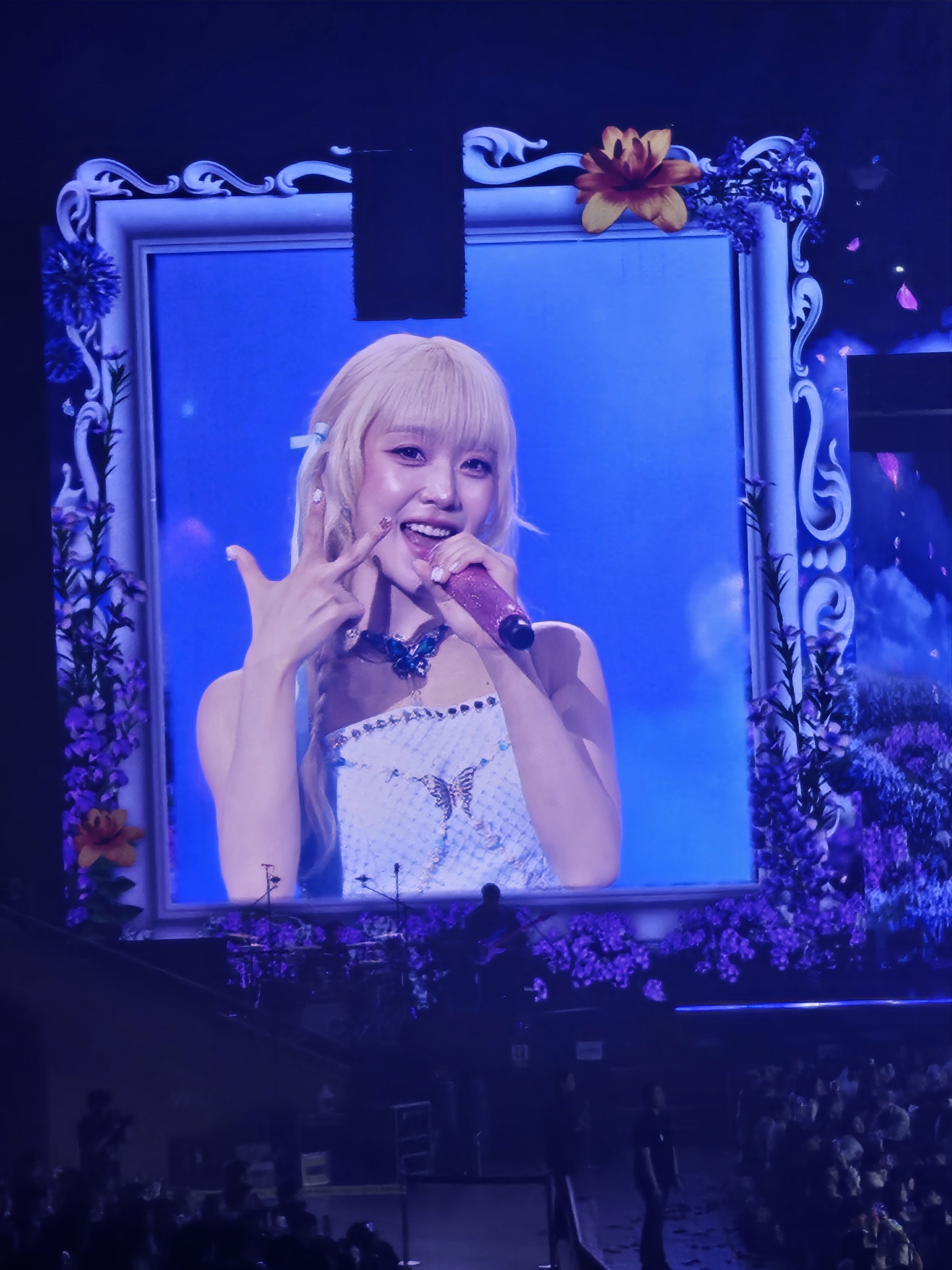 나 어제 스테이씨 콘서트 다녀옴